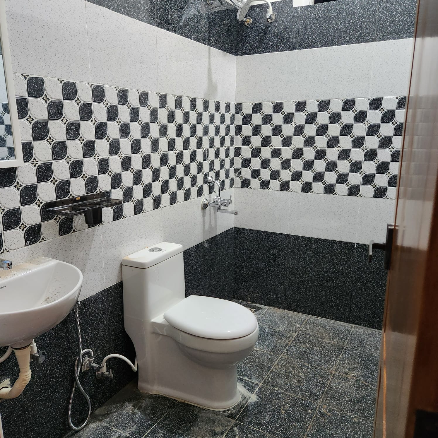 Best Glass House In Kodaikanal Homestay - Tap to explore photos