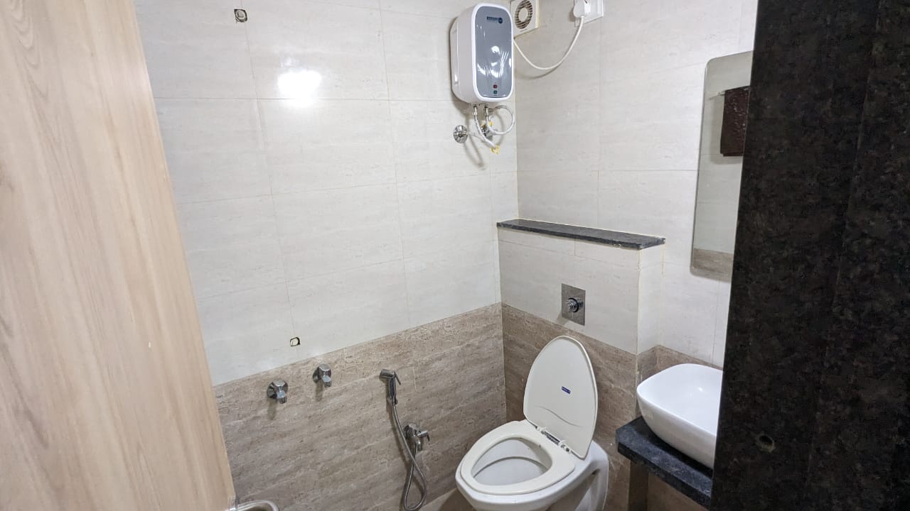 Hotel Bharat 4