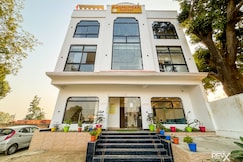 Raghuveer Sadan (10 minutes walk from Ram Mandir Ayodhya)