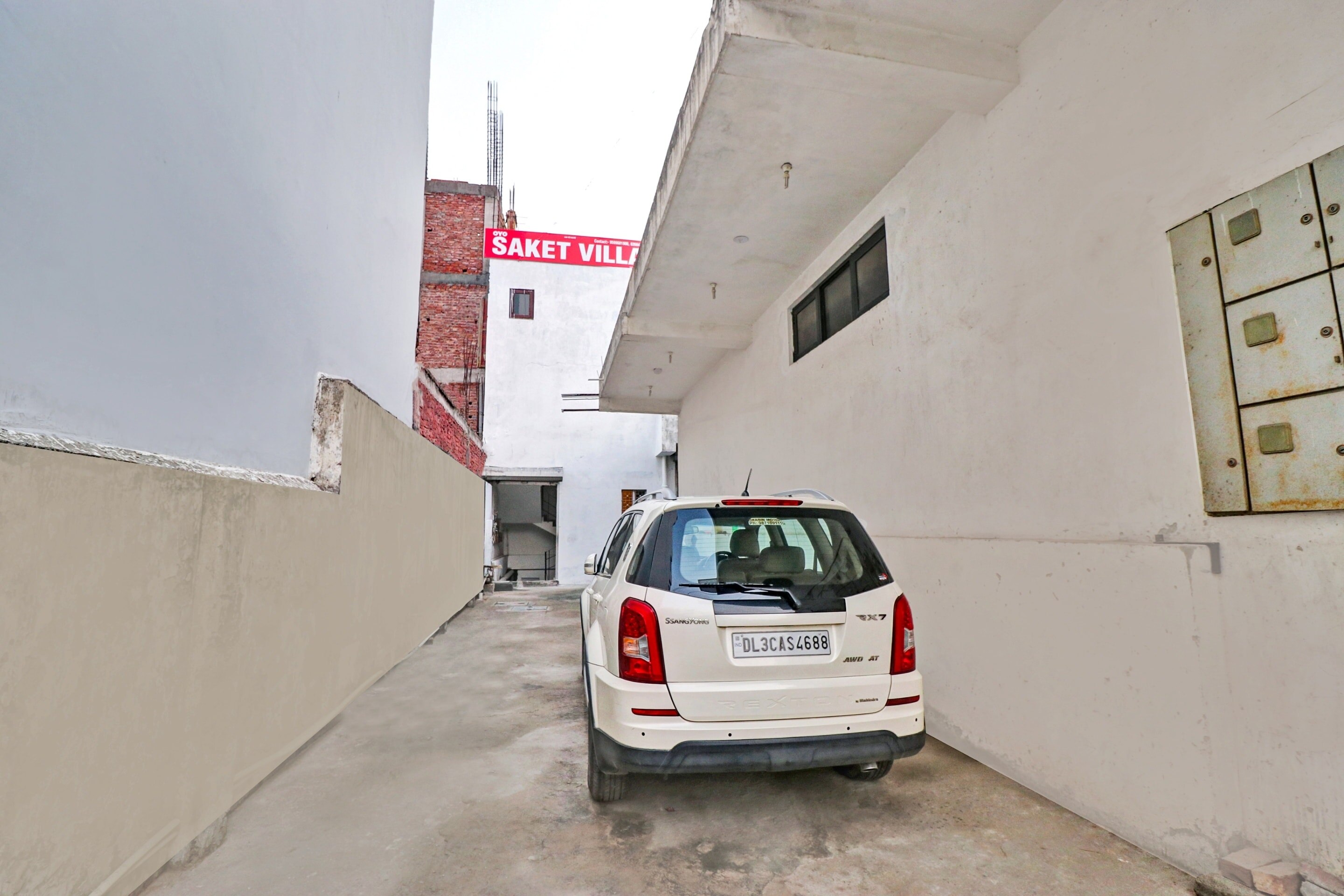 Capital O Saket Villa Near Dlf Avenue Saket - Tap to explore photos
