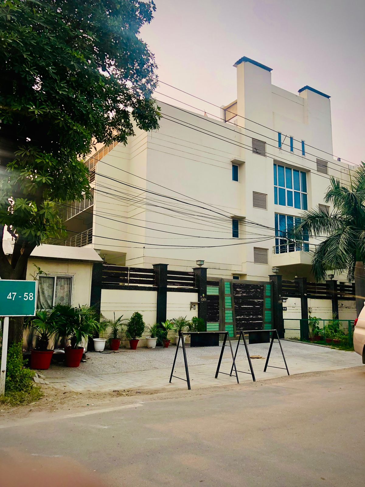 Hotel Comfirt Inn Sector 19 - Tap to explore photos