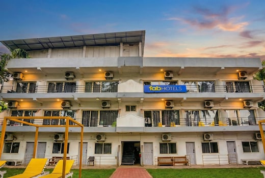 FabHotel Bay Breeze