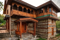 Old World Orchard Retreat | 2BR | GF in Kotkhai by Homeyhuts, Jubbal