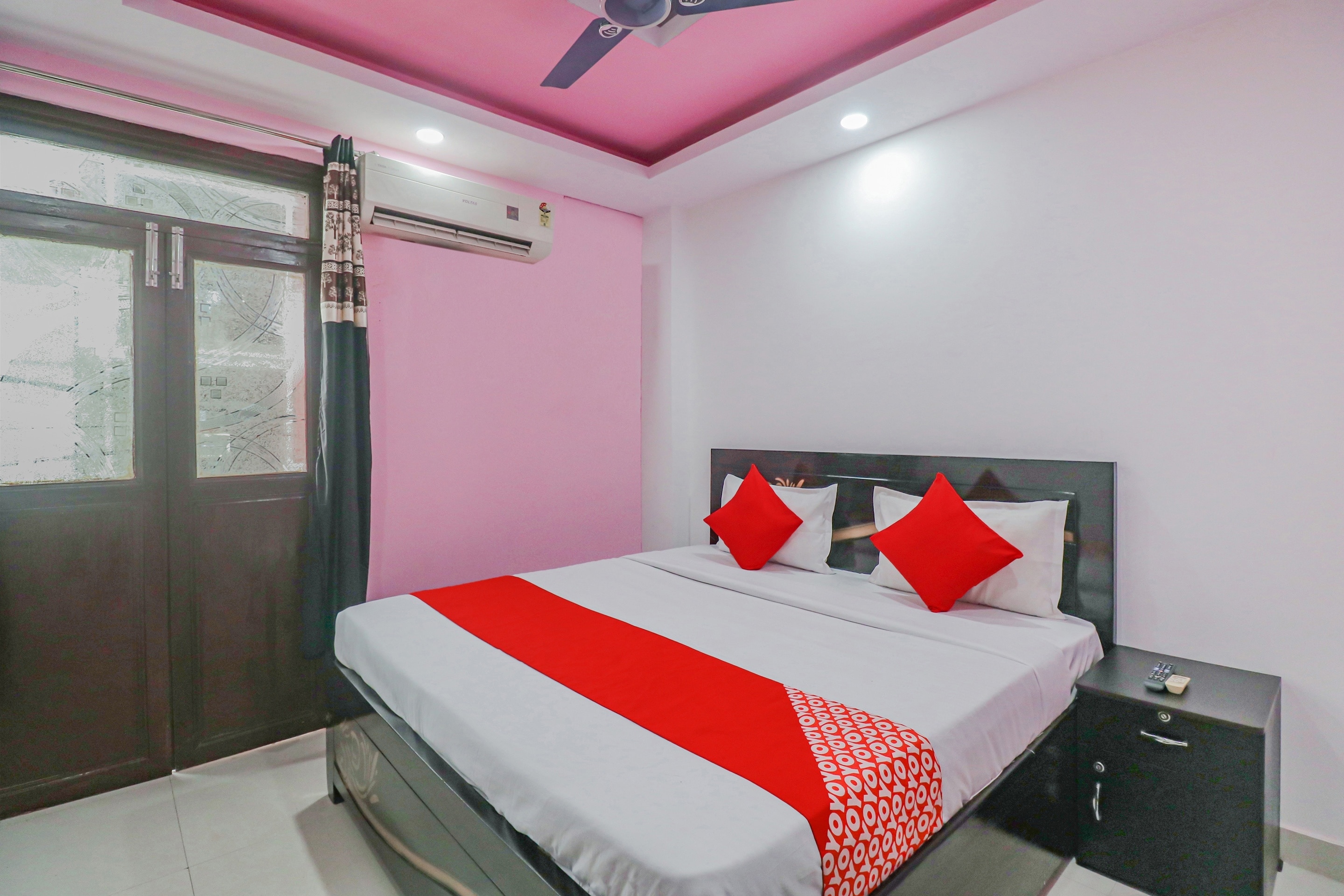 Hotel O Blue Bells Near Badarpur Border Metro Station - Tap to explore photos