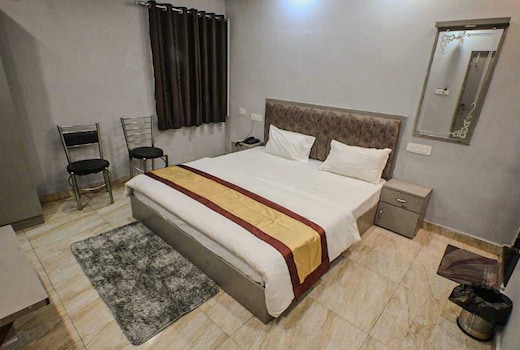 SPOT ON Red Diamond Hotel And Restaurant