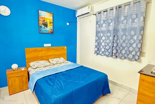 Tranquil Blue Getaway Pent house for couples Ac