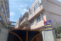 Hotel Grand Aziz, Srinagar