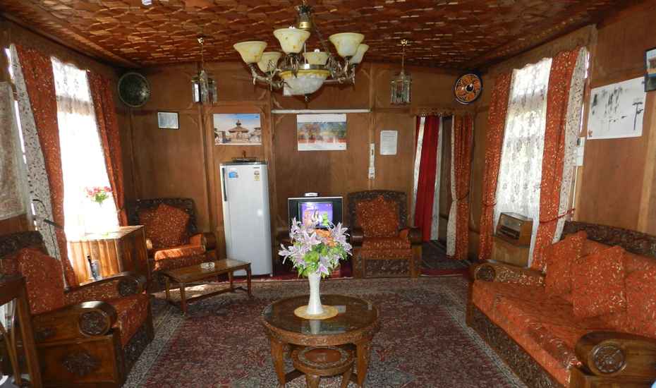 Houseboat Saima - Tap to explore photos