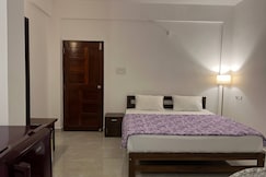 Serene Sunset View Studio Apartment in Ashvem, Goa