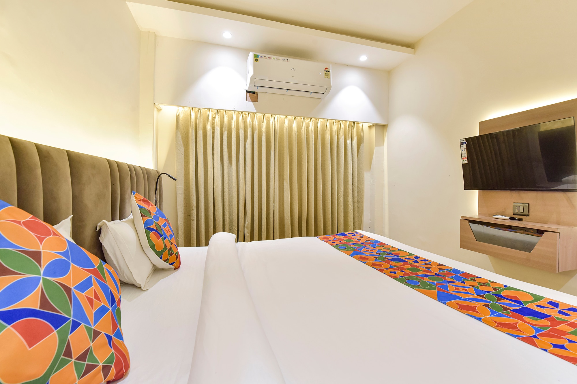FabHotel Kesar - Tap to explore photos