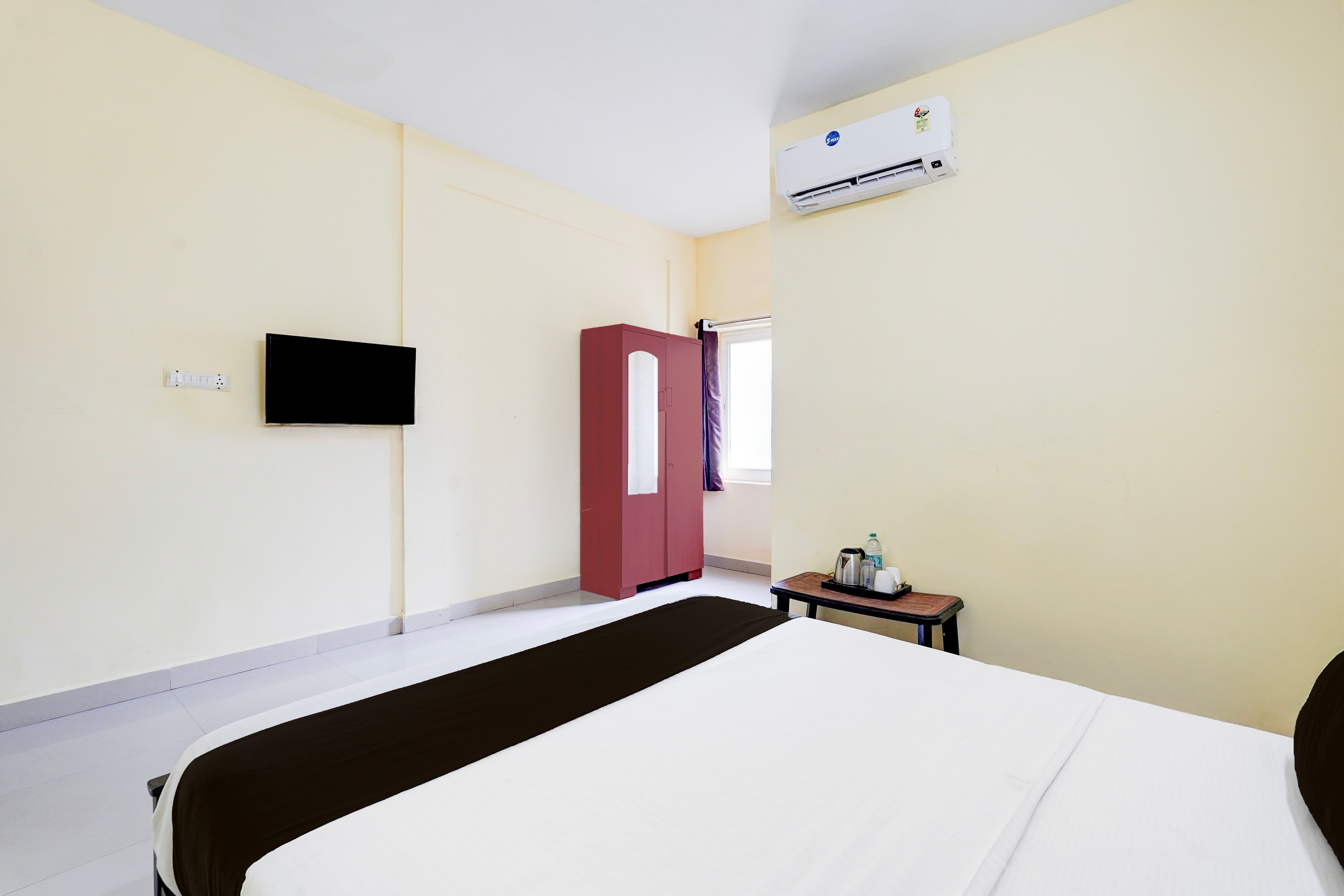 Super Hotel O ECR Injambakkam Formerly Nimalan Residency - Tap to explore photos