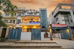 FabHotel Silver Stone, Noida