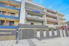 FabHotel Moonlit, Noida