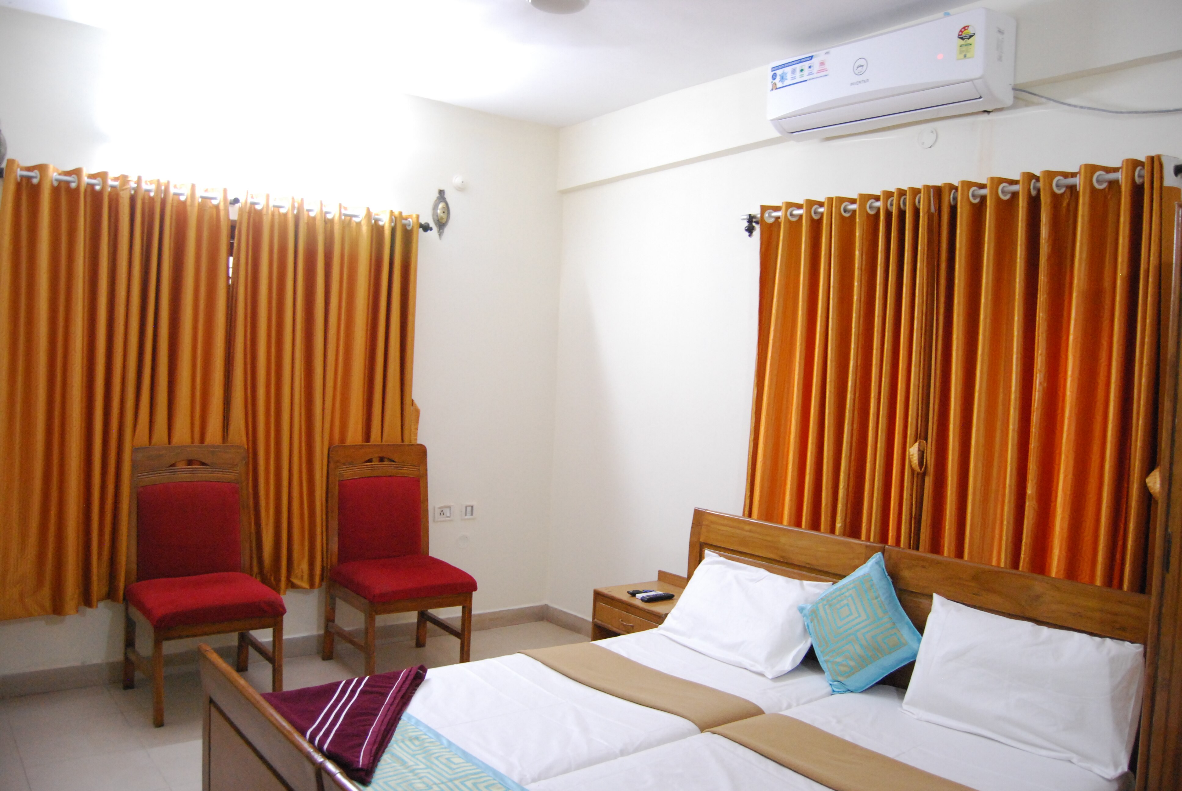 Sai Aramam Hotel - Tap to explore photos
