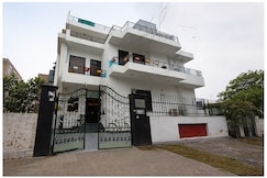 Hotel O Galleria Stays, Gurgaon