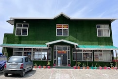 Rock Wood Hotel, Lansdowne