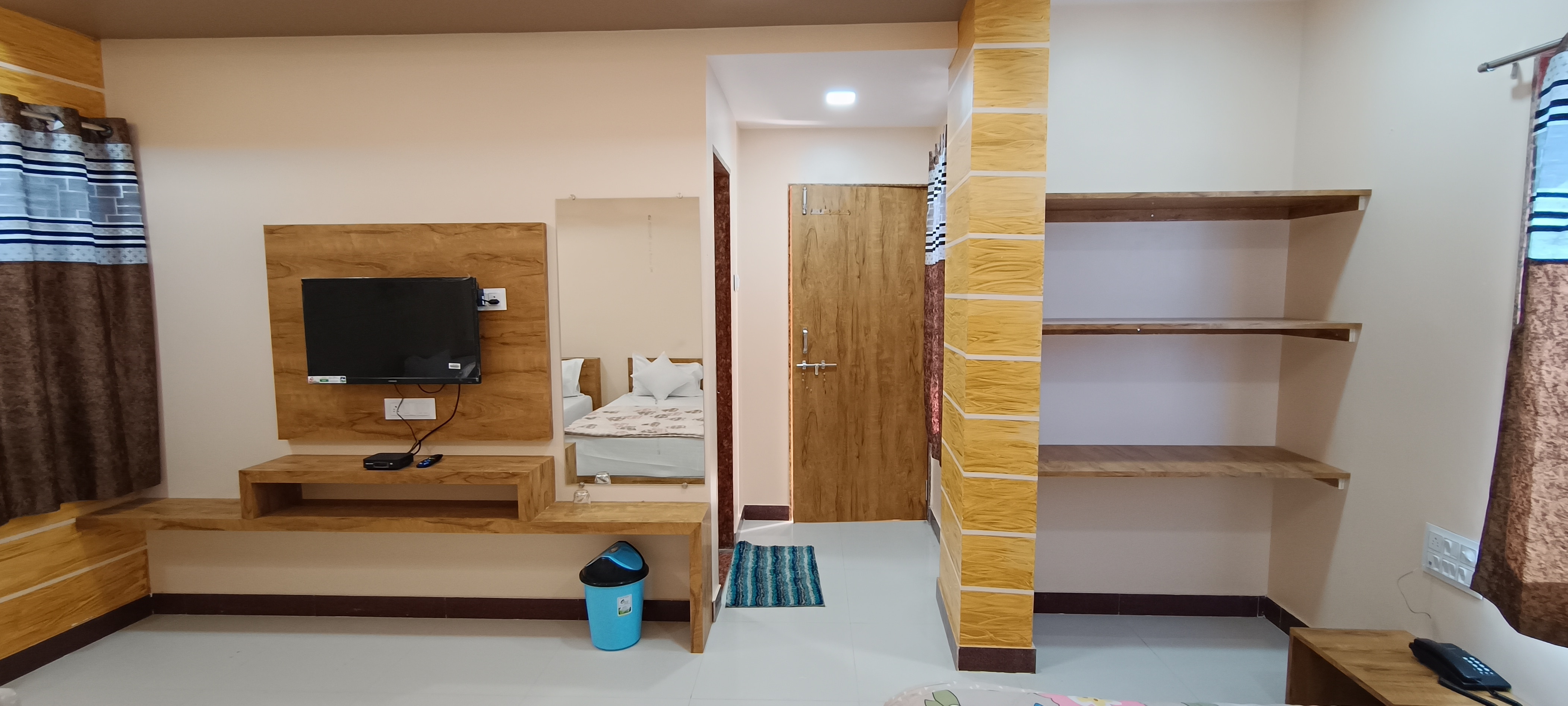 Hotel Vandana Dwarka - Tap to explore photos