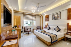 Hotel York Legacy 2 Min from New Delhi Railway Station & Connaught Palace, Delhi