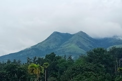 Qasahut Premium Hut with Chembra View, Wayanad