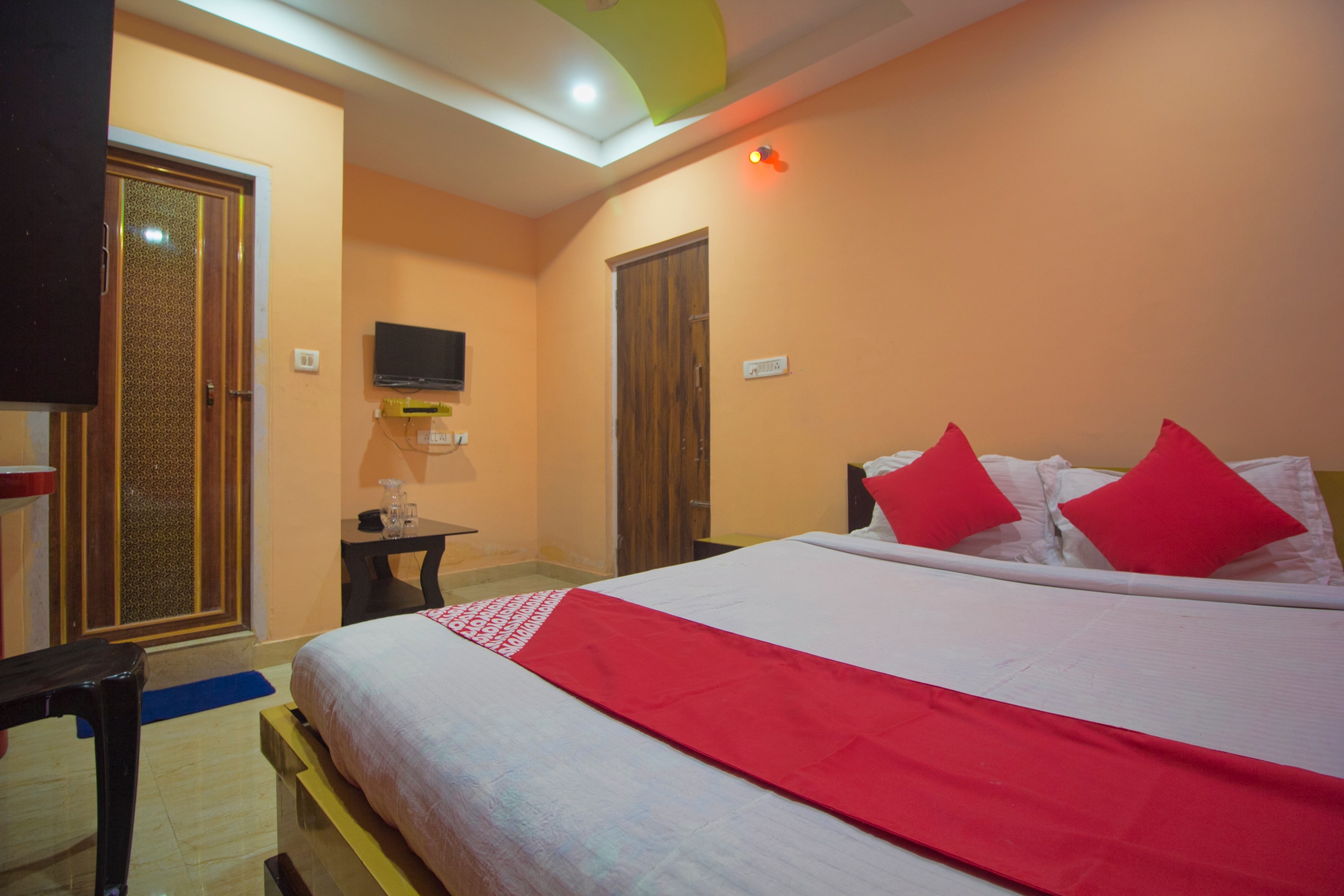 Hotel O Smriti Guest House - Tap to explore photos