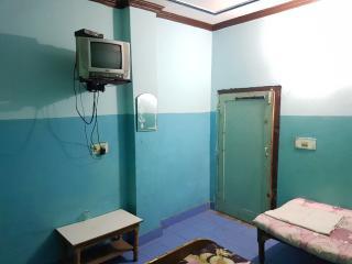 Gagan Guest House - Tap to explore photos