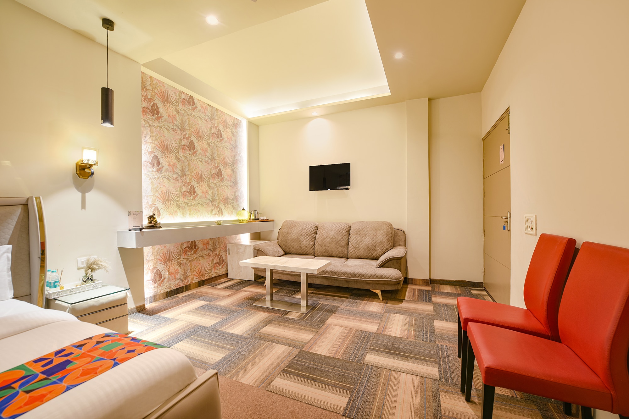 FabHotel Vintage Inn - Nehru Place Market - Tap to explore photos