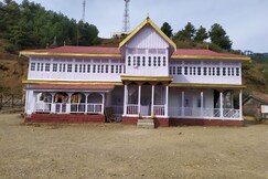 Madhan Palace Homestay | Mountain-view Rooms, Chail