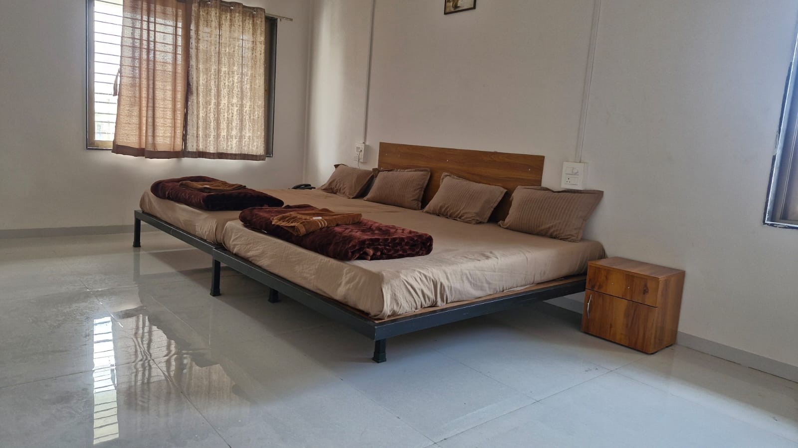 Family Room 1