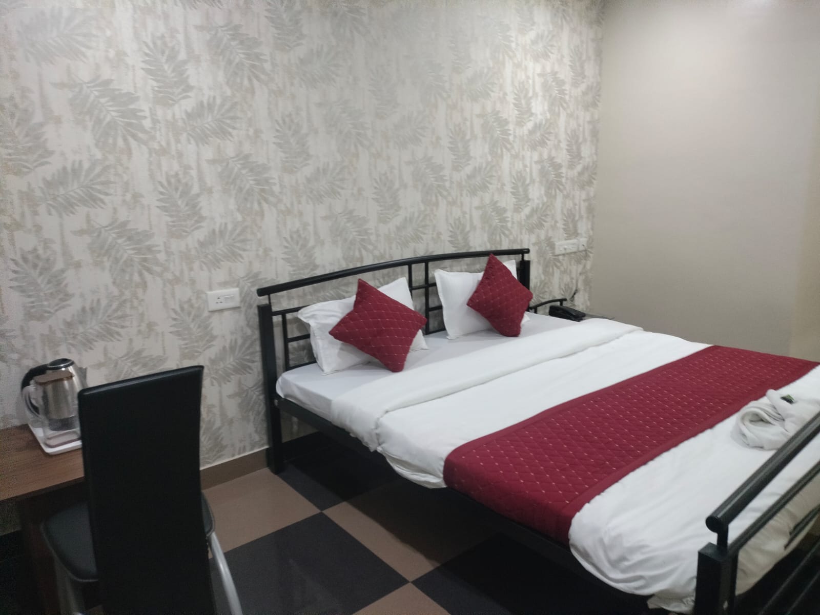 Hotel Shanti Inn Varanasi - Tap to explore photos