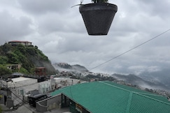 Valley VIEW 2BHK Secluded 1KM from Mall RD Parking, Mussoorie