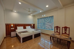 Malabar Residency (500 meter from Periyar National Park Gate), Thekkady