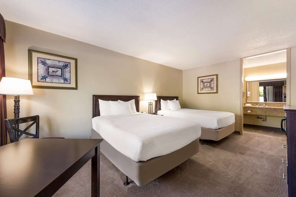 Best Western Mountain Lodge at Banner Elk - Tap to explore photos
