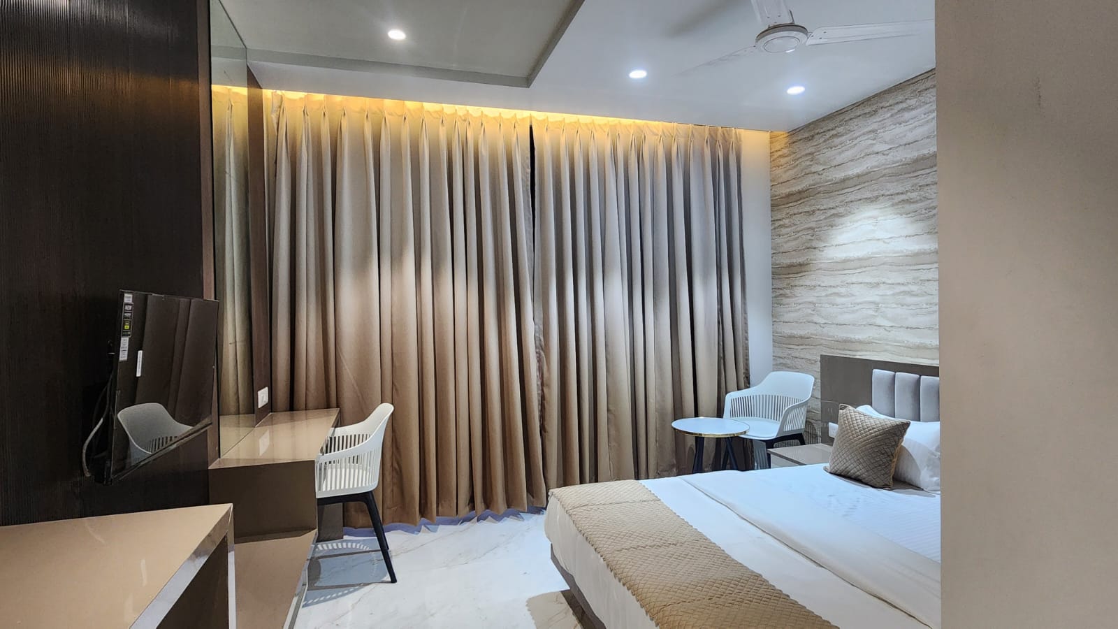 Hotel Shri Sairam Regency - Tap to explore photos
