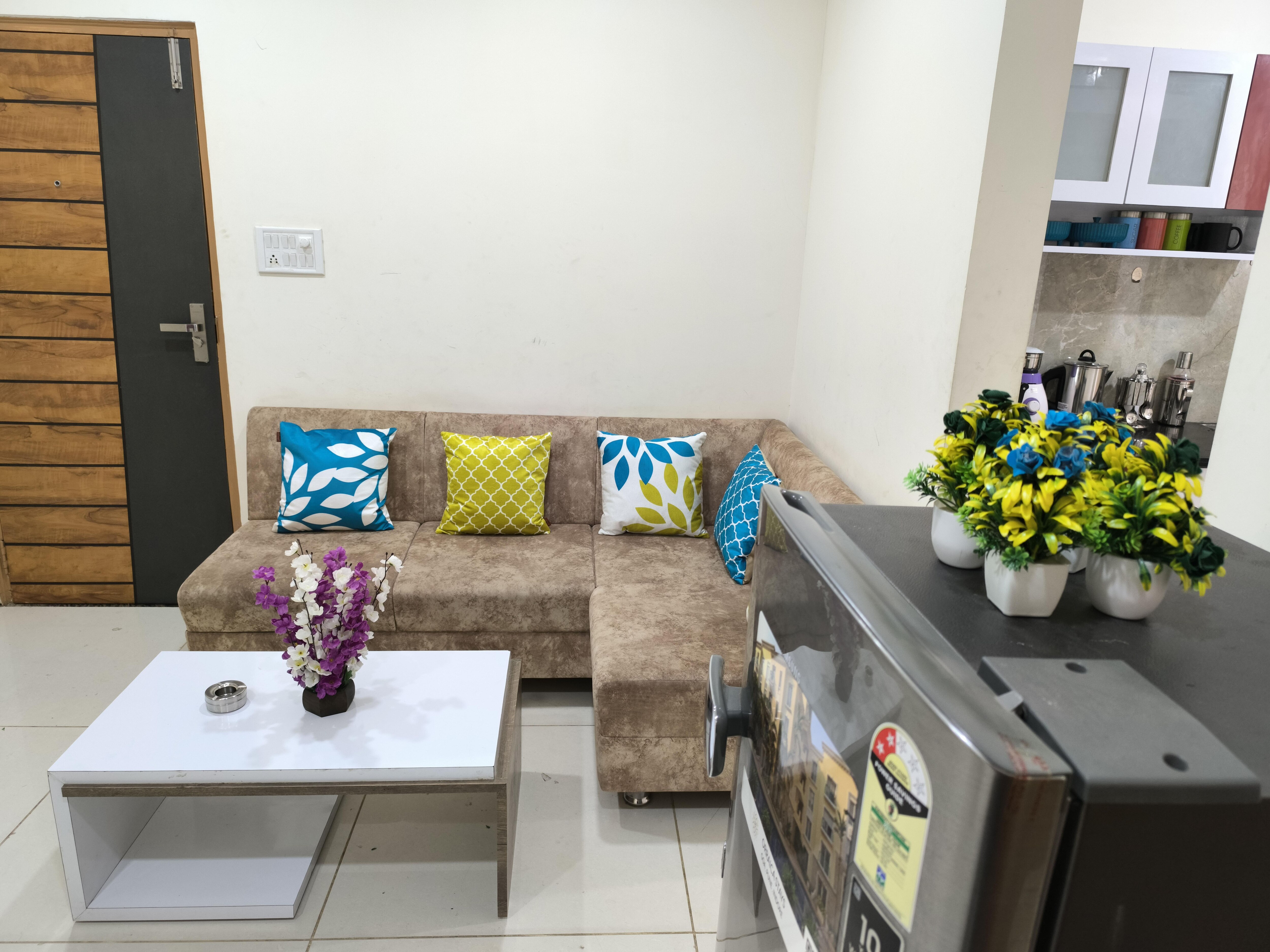 Orraica 307 : Entire 1 BHK with Wi-fi and AC - Tap to explore photos