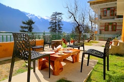 Hotel Mountain Trail Manali, Manali
