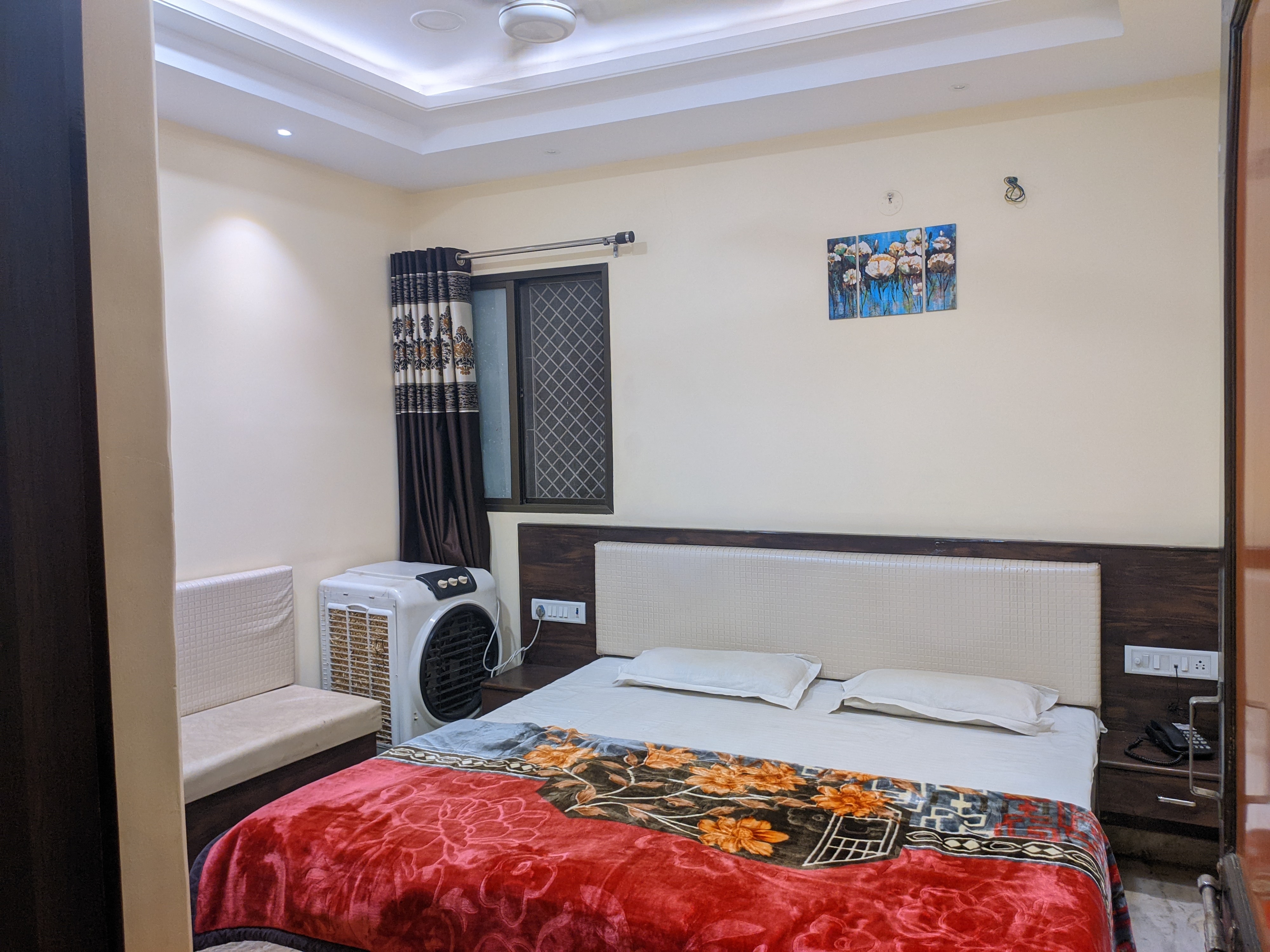 Hotel Satpura - Tap to explore photos