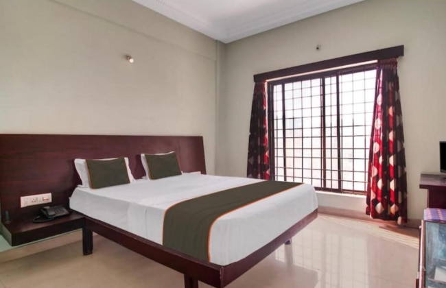 Hotel Parth International - Tap to explore photos