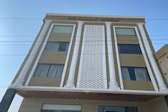 Rosewood Hotel, Govardhan