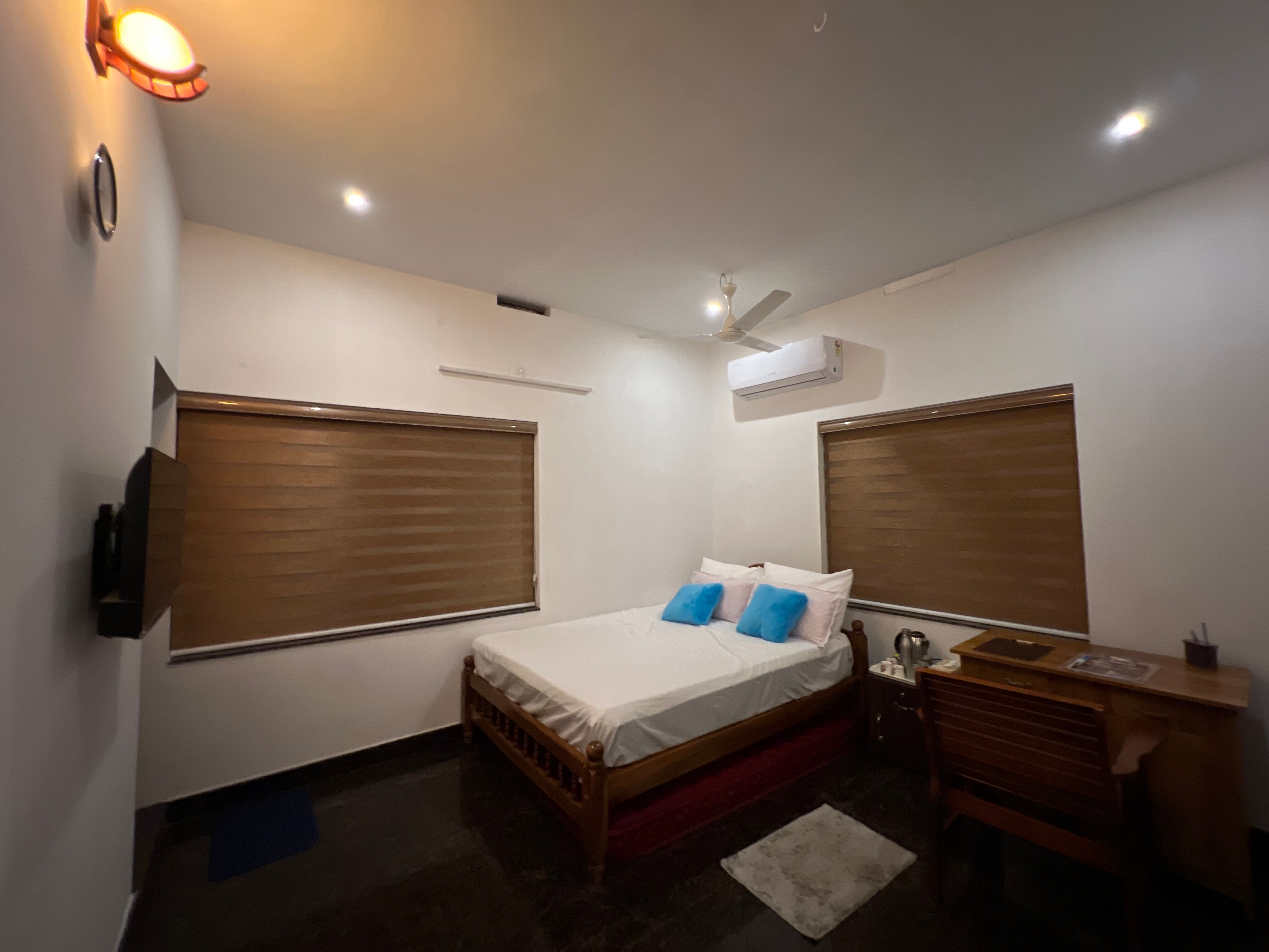 Happy Villa Homestay - Tap to explore photos