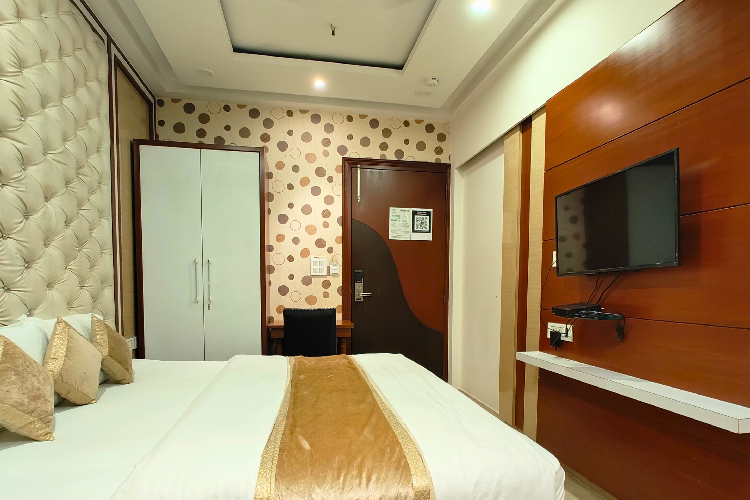 HOTEL ISHAAN RESIDENCY - Tap to explore photos