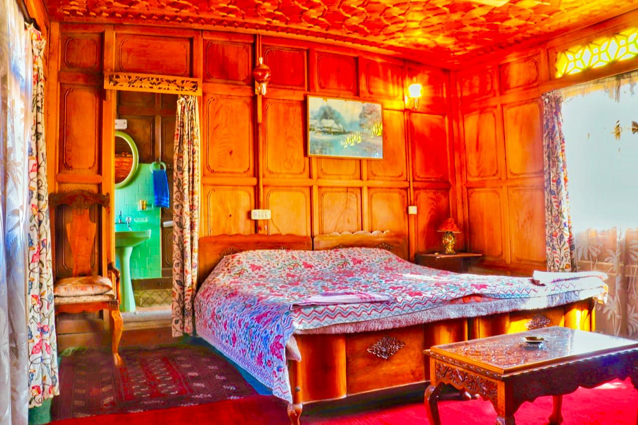 Houseboat Lady Of Sheelot By ATS Rooms - Tap to explore photos