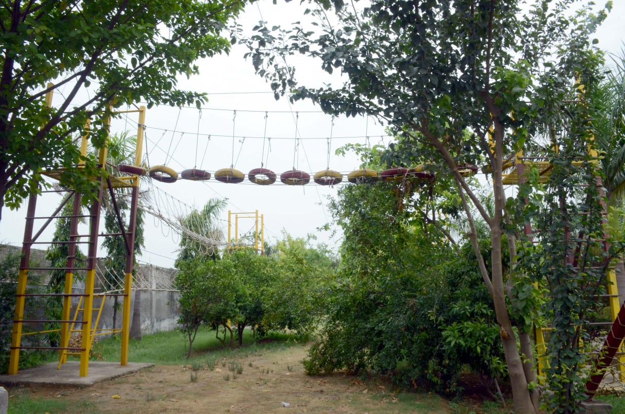 Apple luxury Resort Gurgaon - Tap to explore photos