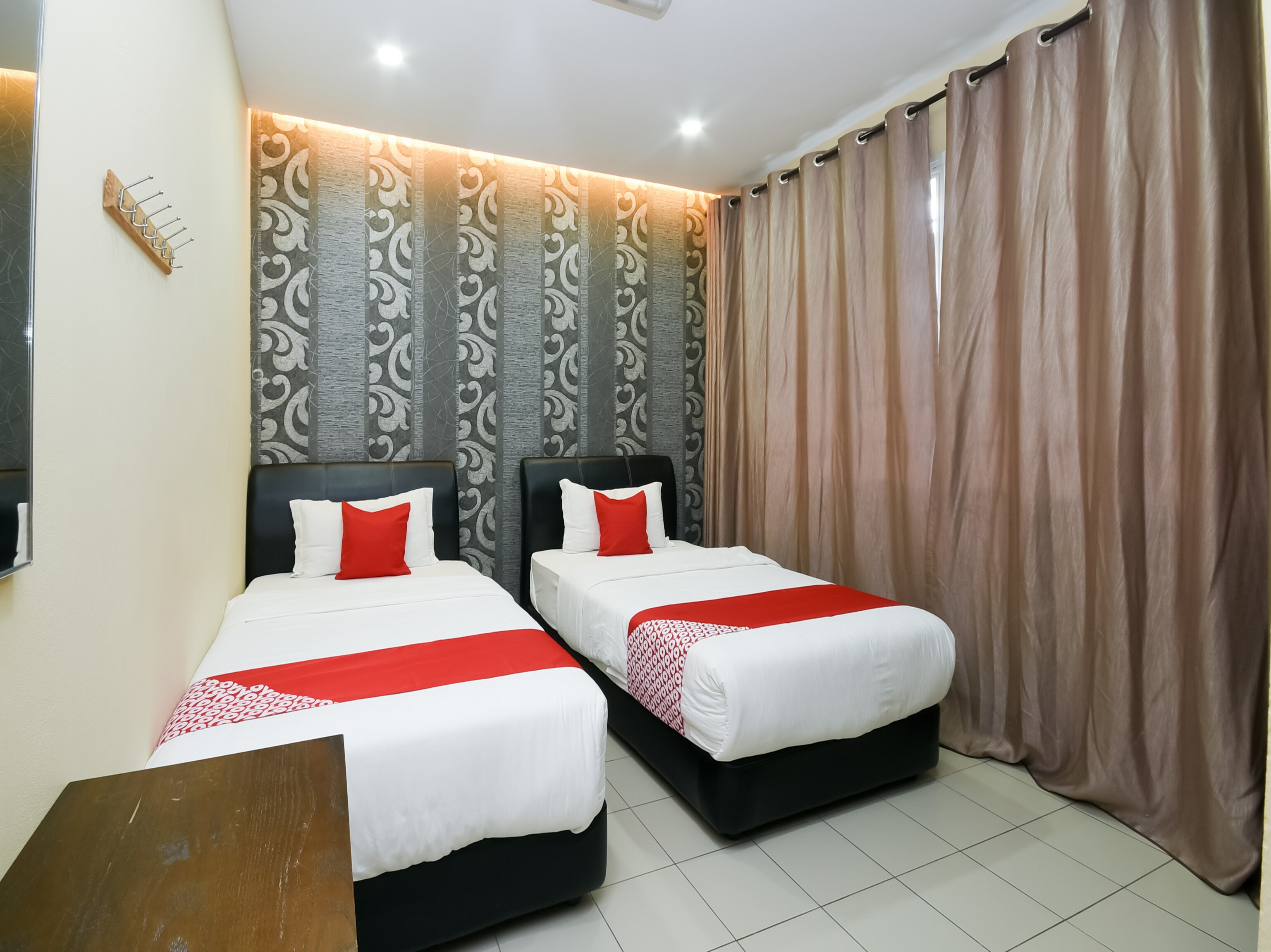 OYO 89301 Ys Inn - Tap to explore photos
