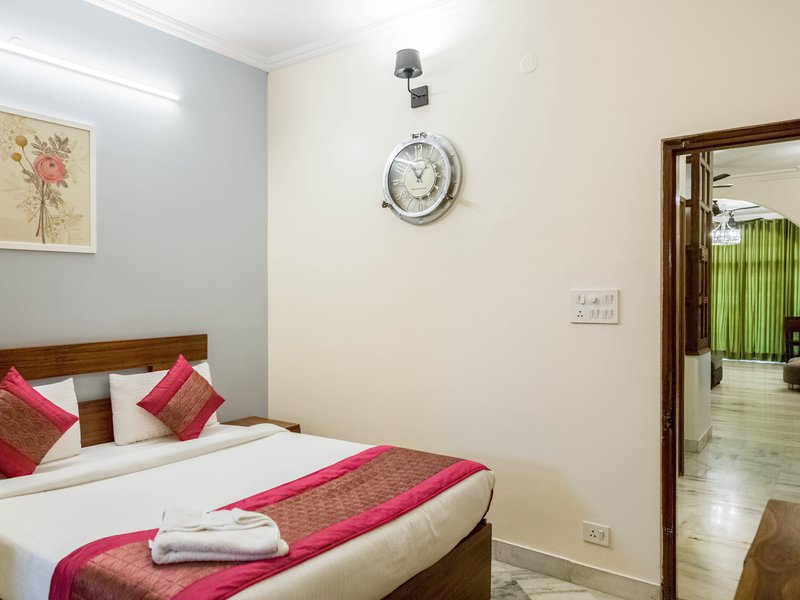 Under My Roof Green park 3 BHK Apartment - Tap to explore photos
