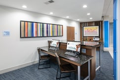 Holiday Inn Express & Suites Purcell, McClain