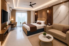 Hotel The Luxury Delhi Airport, Delhi