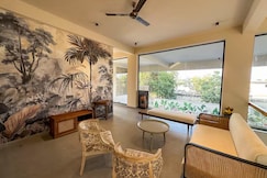 Downtown Oasis lux pool villa, Jaipur