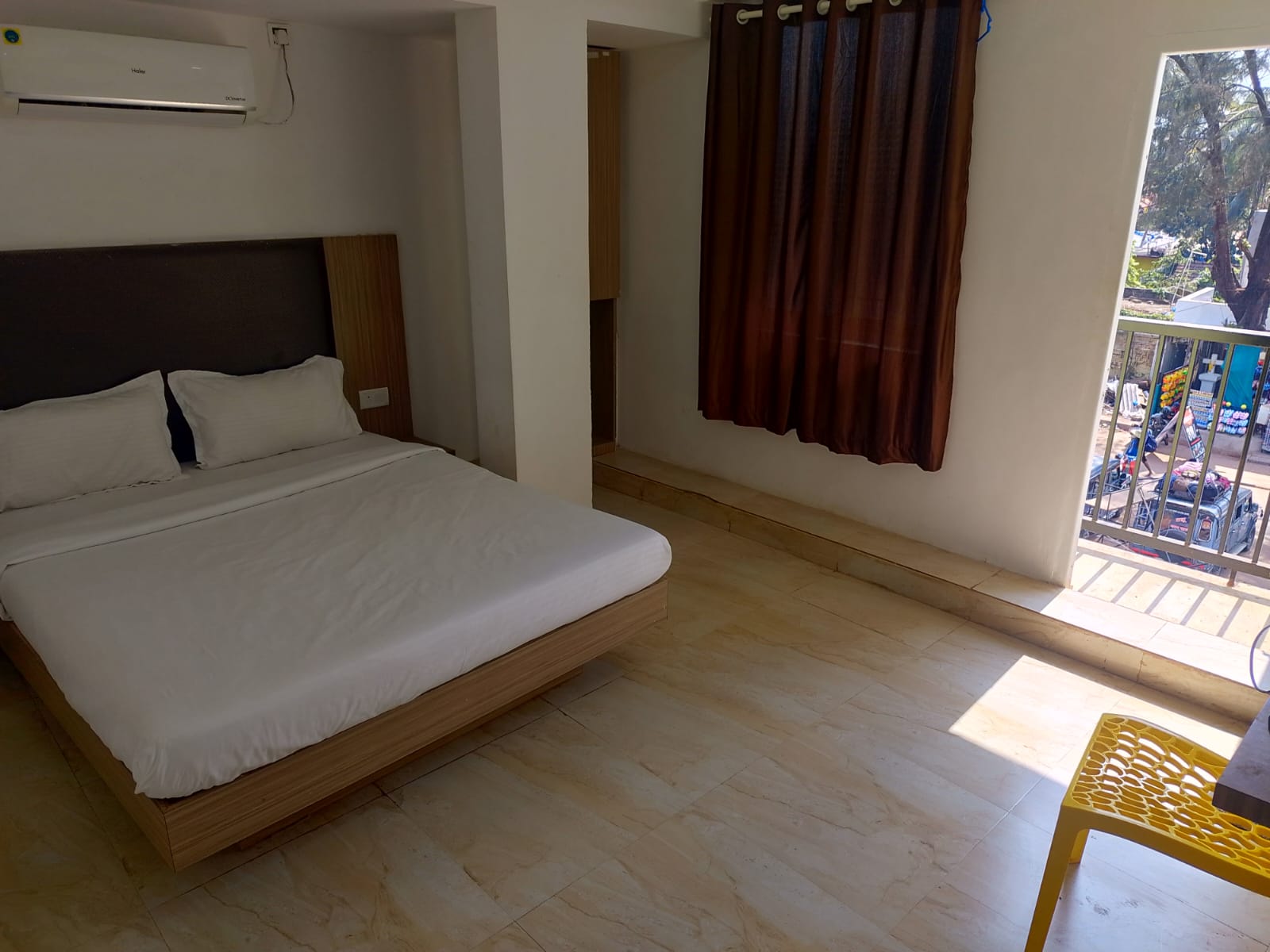 Golden Deluxe Beach Hotel - Tap to explore photos