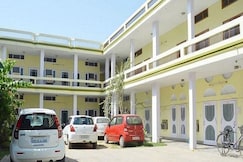 Neeraj Hotel, Bathinda