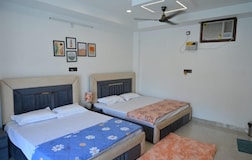 Premium Double Twiin Bedroom